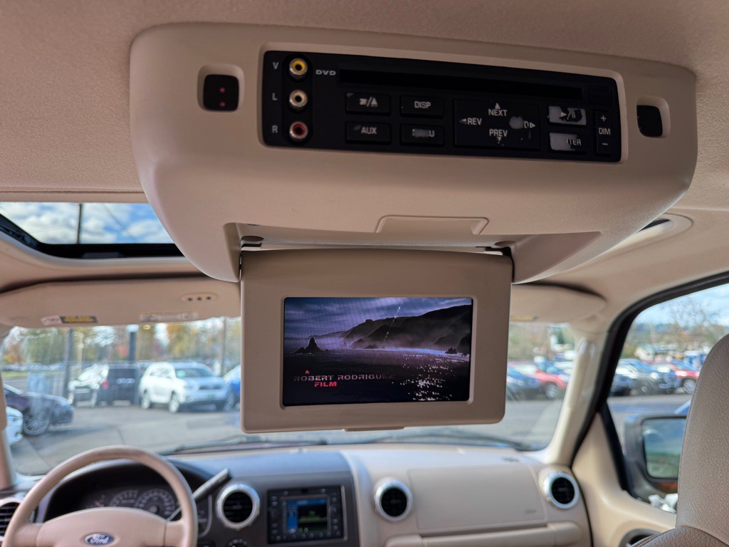 2003 Ford Expedition Image 22