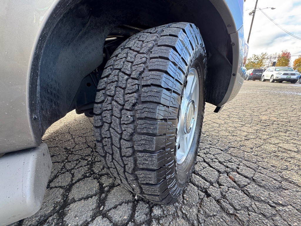 2003 Ford Expedition Image 26