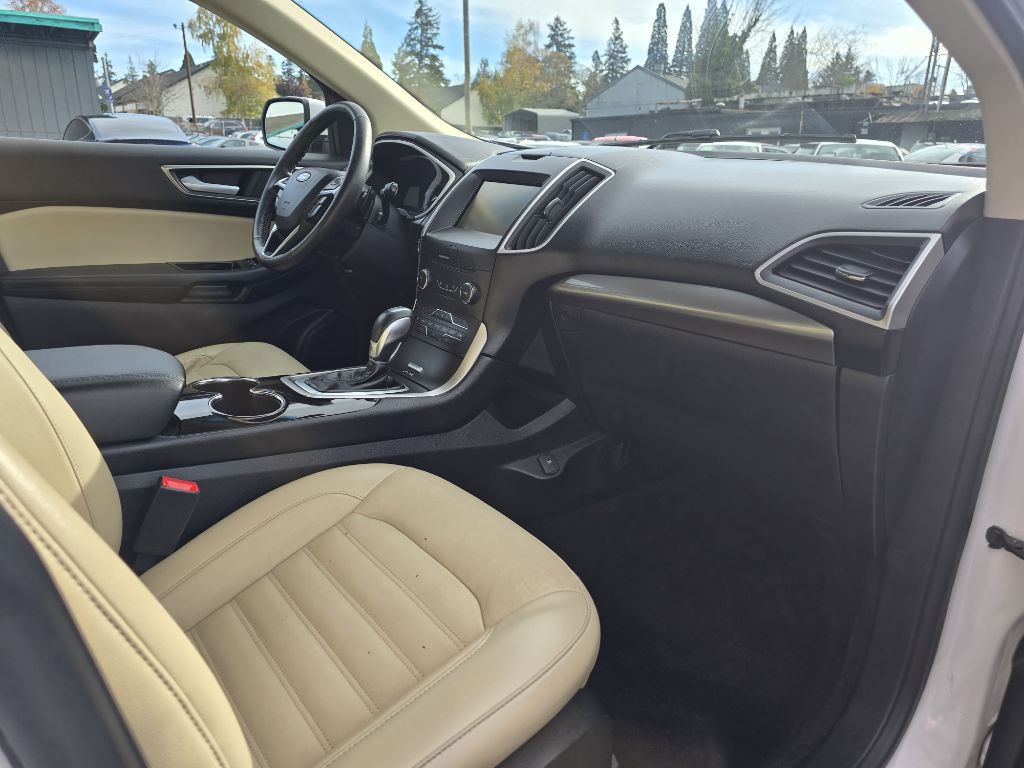 2015 Ford Edge Image 12
