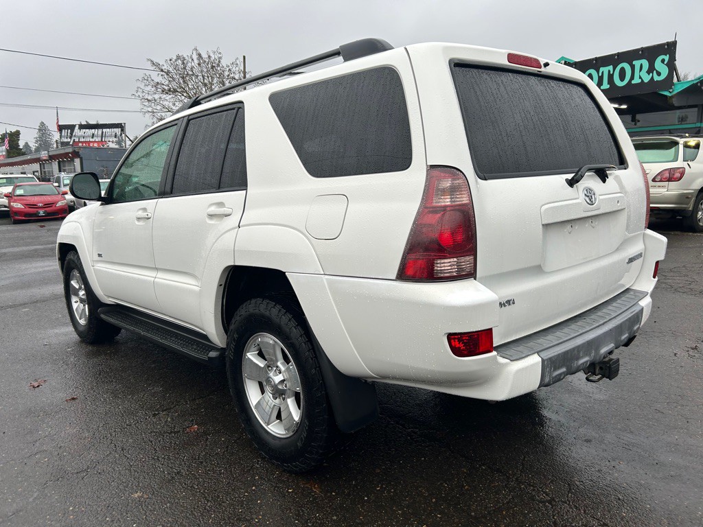 2005 Toyota 4Runner Image 2