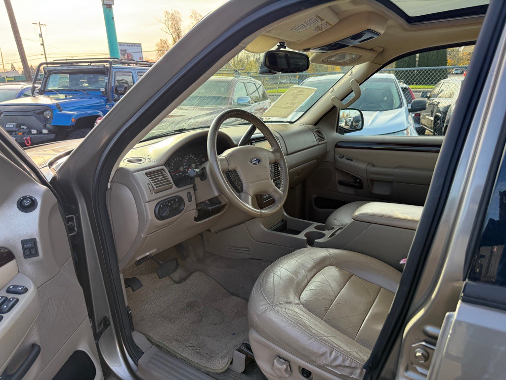2003 Ford Explorer Image 8