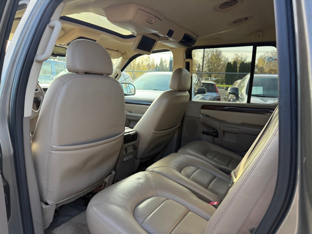 2003 Ford Explorer Image 11