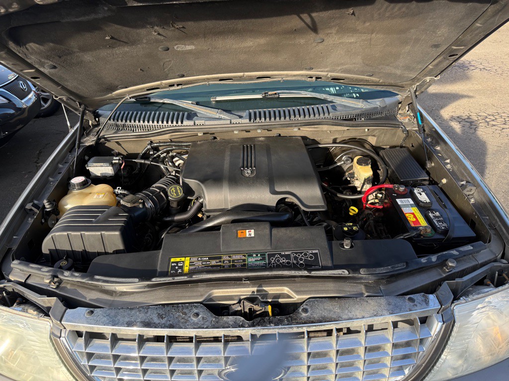 2003 Ford Explorer Image 12