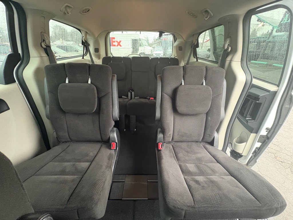 2015 Dodge Grand Caravan Image 11