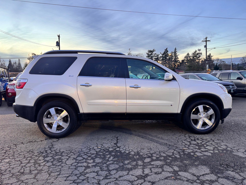 2009 GMC Acadia Image 6