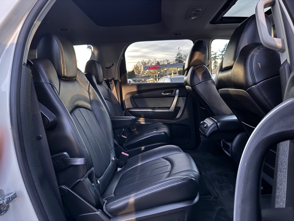 2009 GMC Acadia Image 15