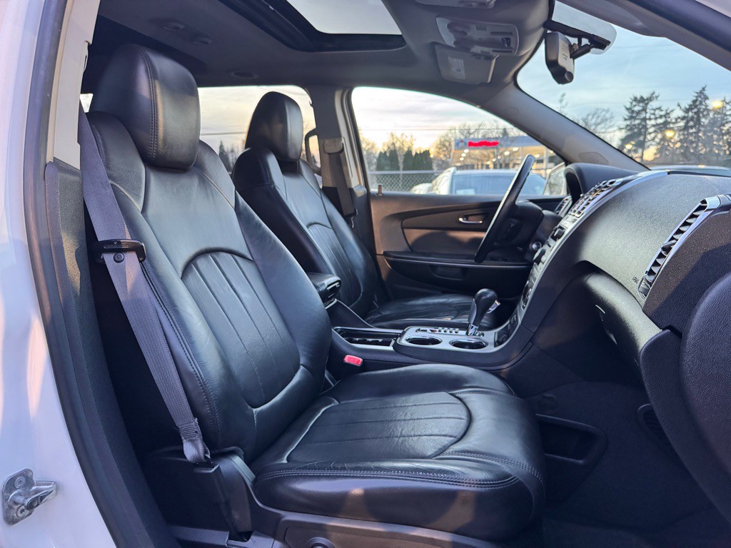 2009 GMC Acadia Image 16