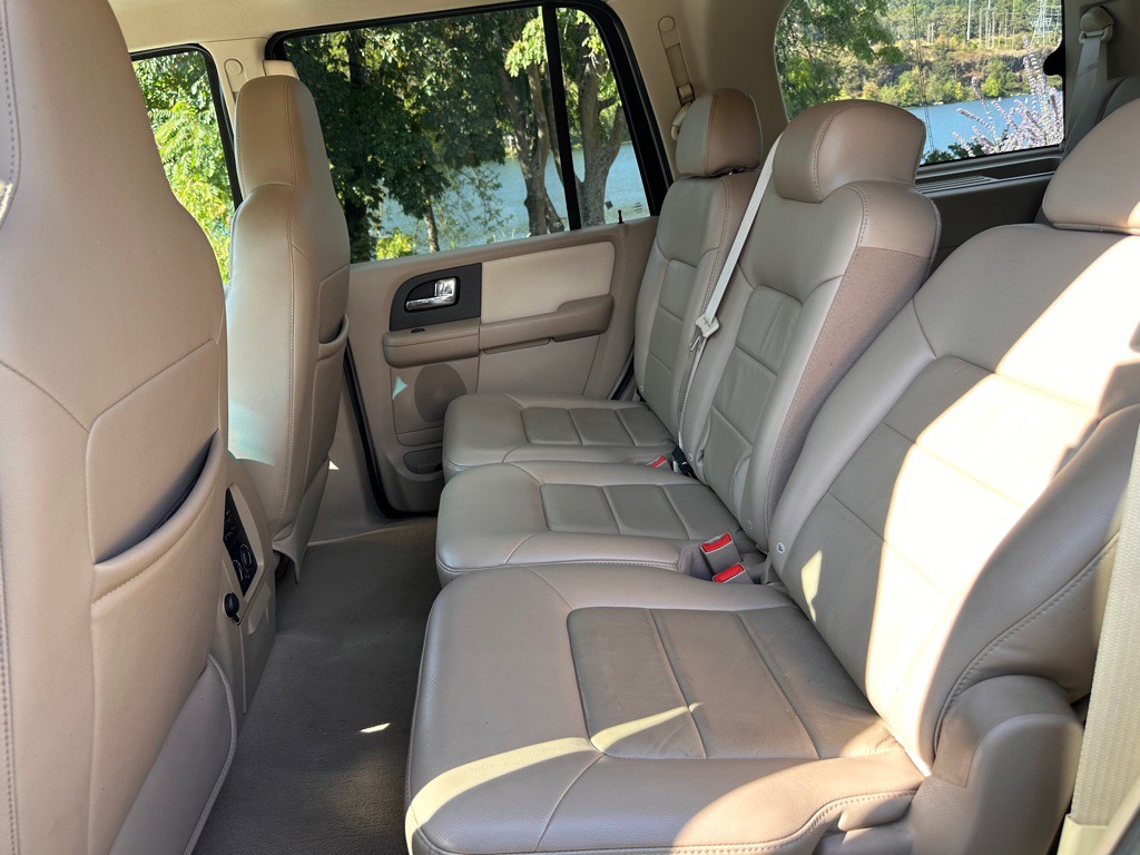 2006 Ford Expedition Image 9