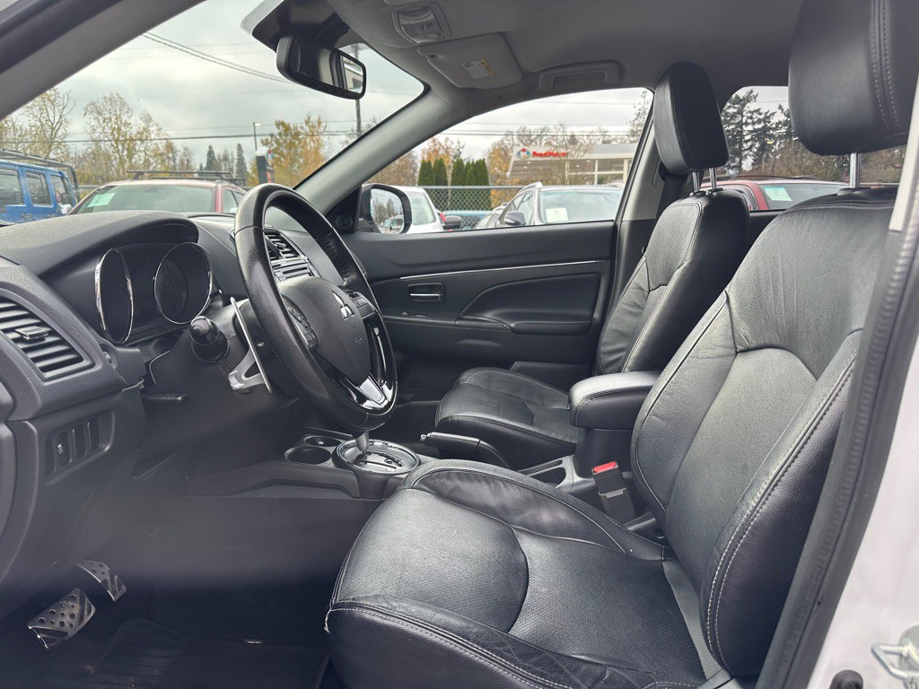 2017 Mitsubishi Outlander Image 7