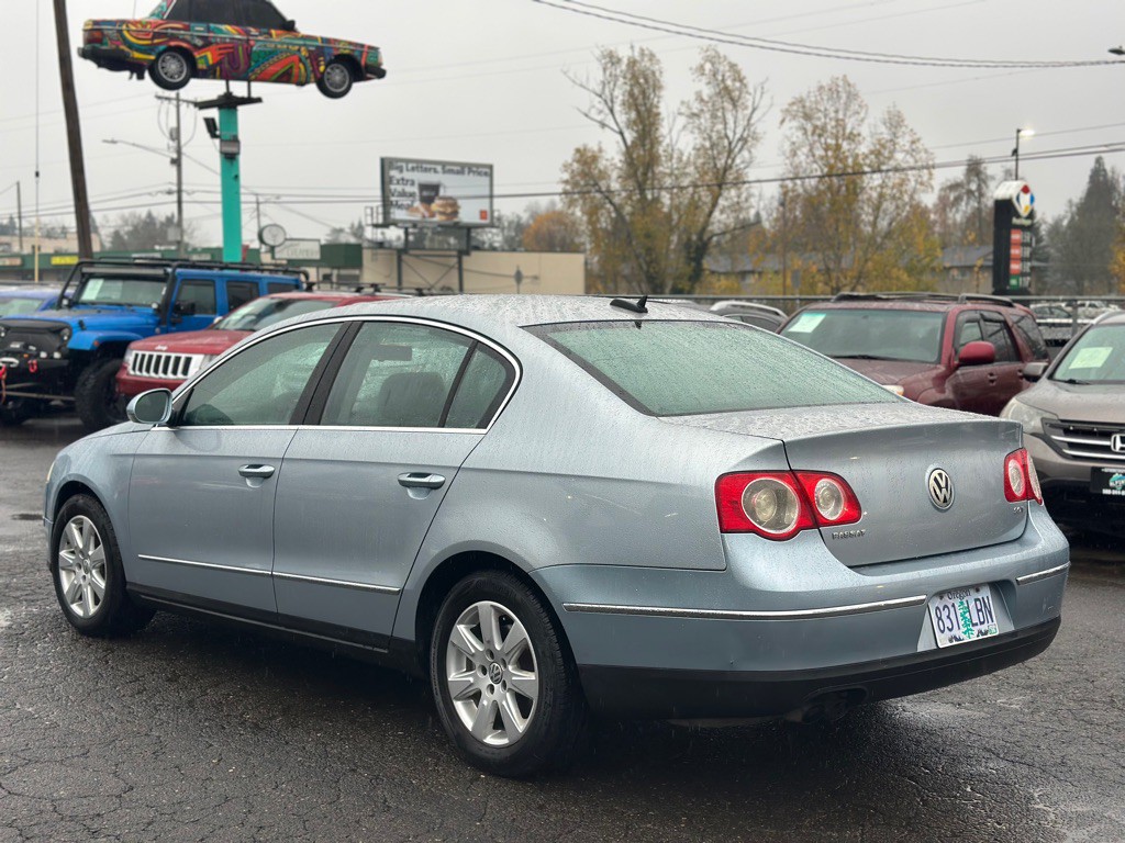 2006 Volkswagen Passat Image 2