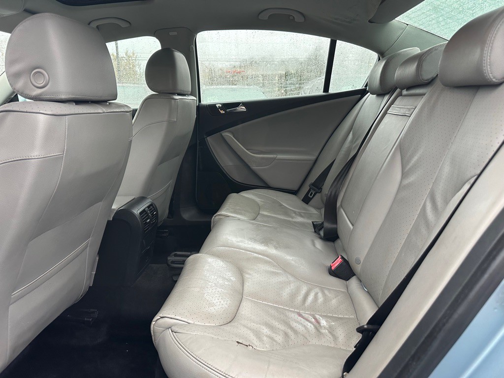 2006 Volkswagen Passat Image 8