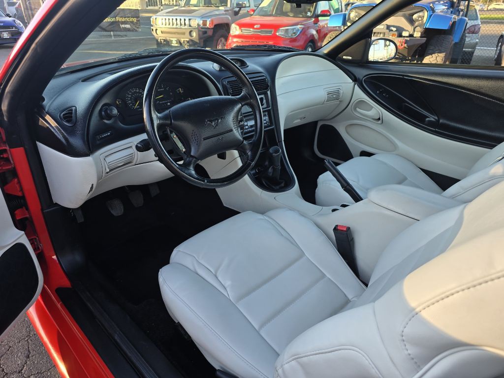 1994 Ford Mustang Image 10