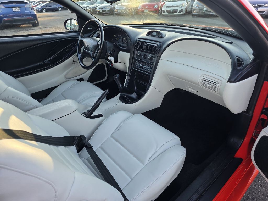 1994 Ford Mustang Image 13