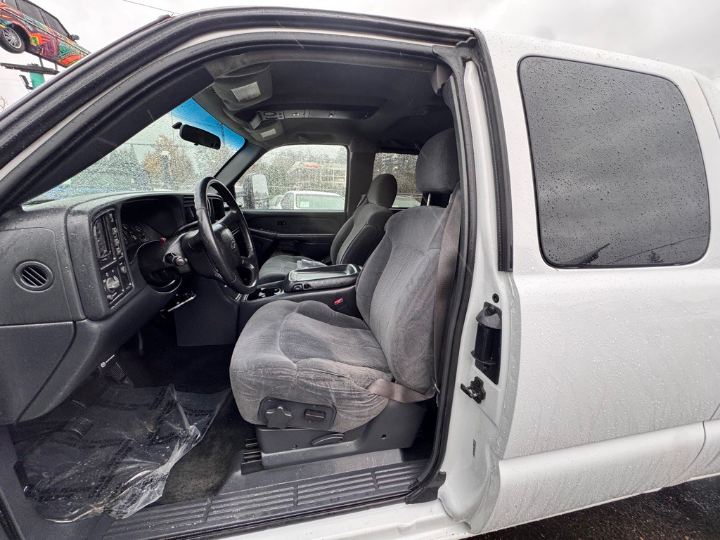 2002 Chevrolet Silverado 1500 Image 12