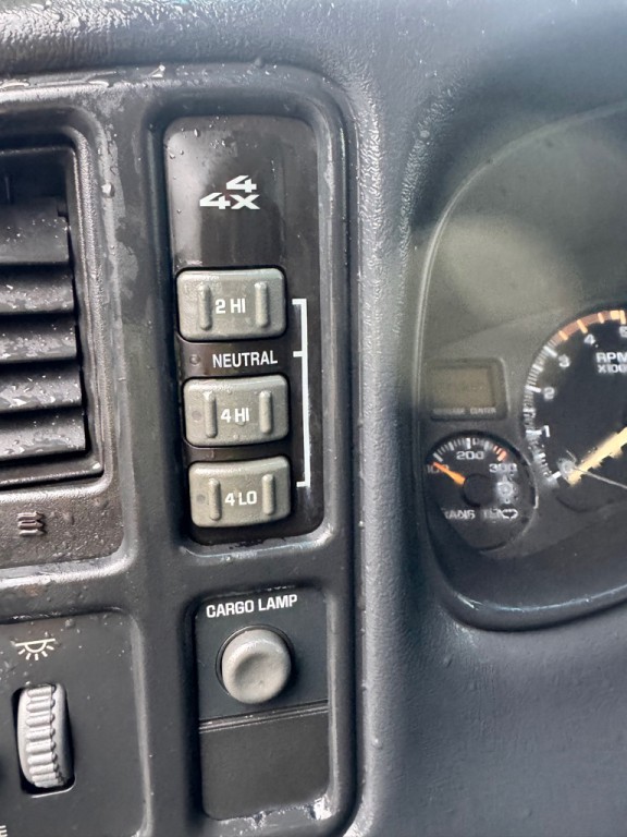 2002 Chevrolet Silverado 1500 Image 17