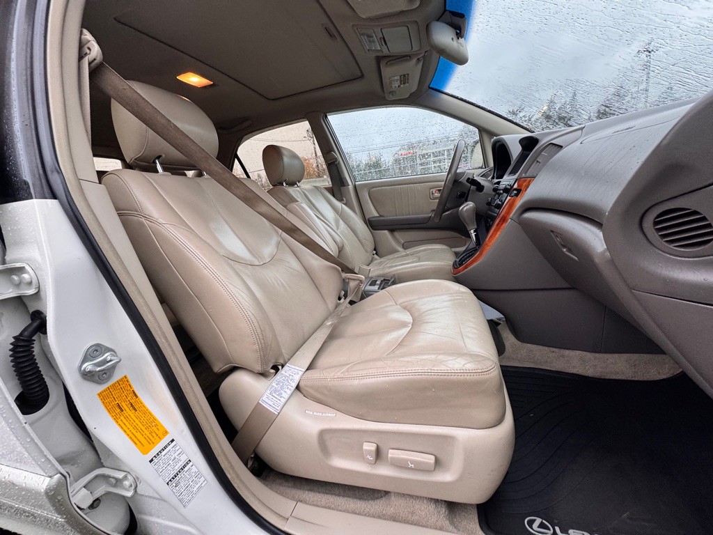 2000 Lexus RX Image 14