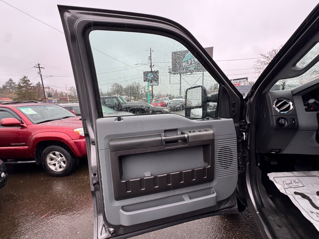 2011 Ford F-350 Image 10