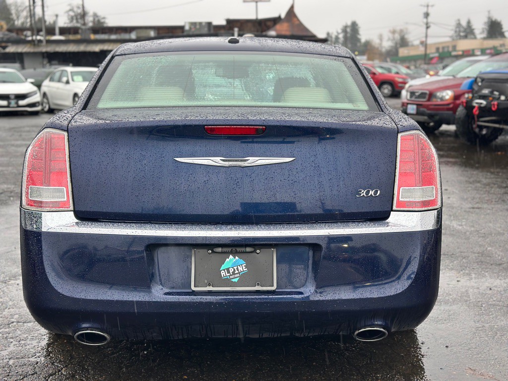 2013 Chrysler 300 Image 3