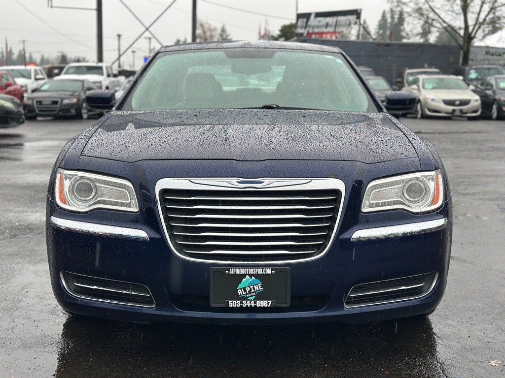 2013 Chrysler 300 Image 6