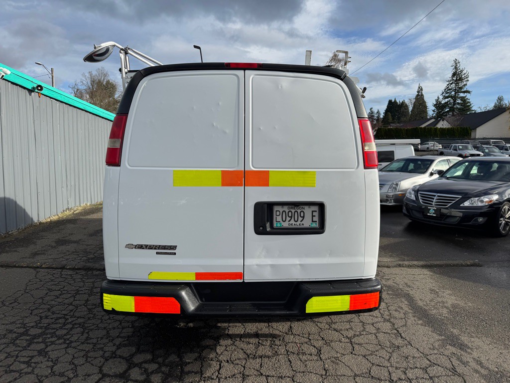 2014 Chevrolet Express Image 4