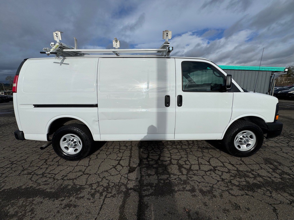 2014 Chevrolet Express Image 6