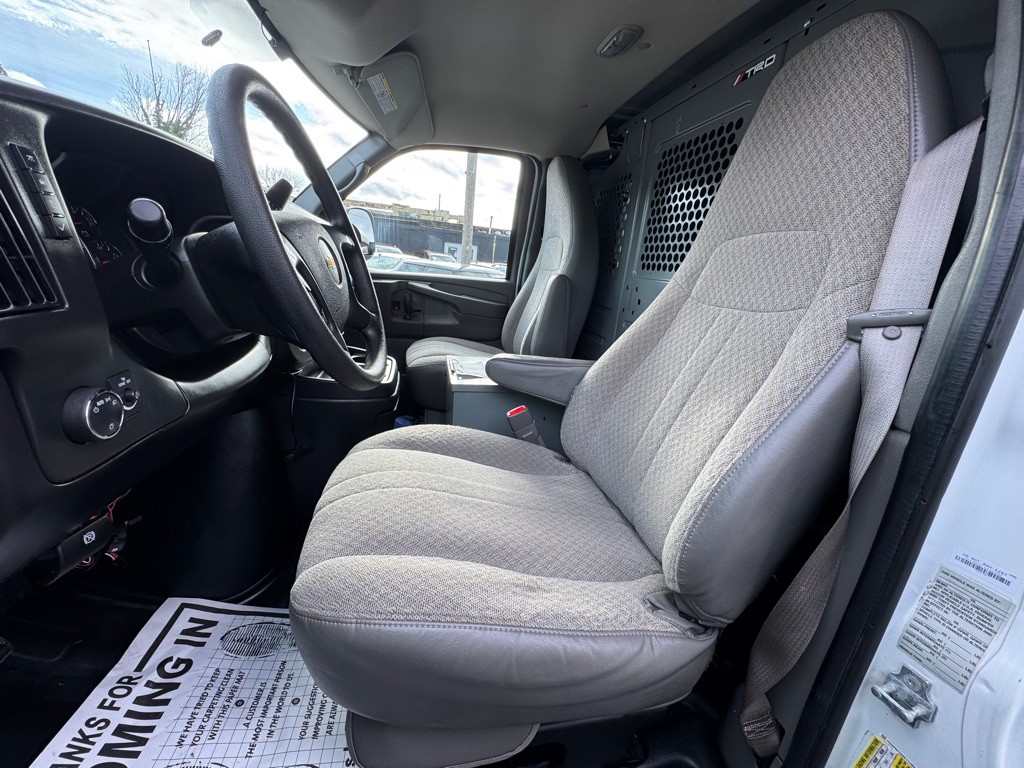 2014 Chevrolet Express Image 9