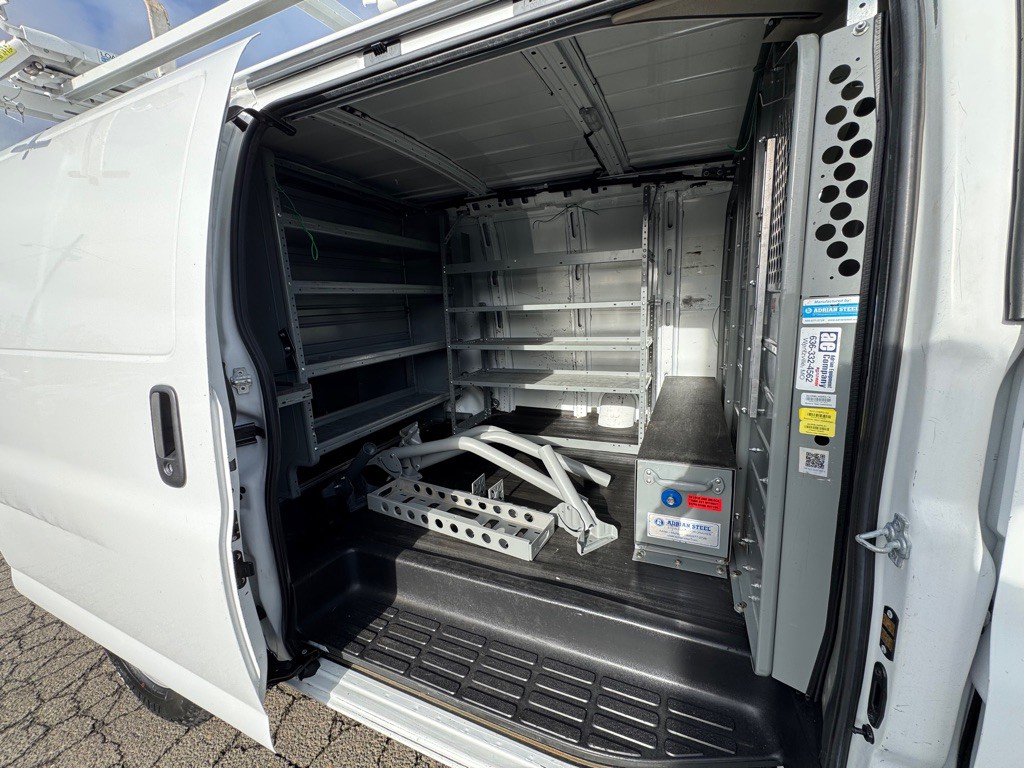 2014 Chevrolet Express Image 11