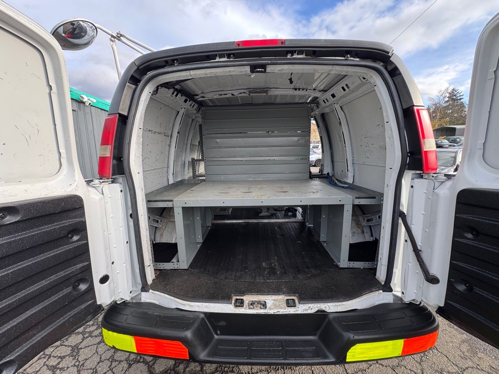 2014 Chevrolet Express Image 12