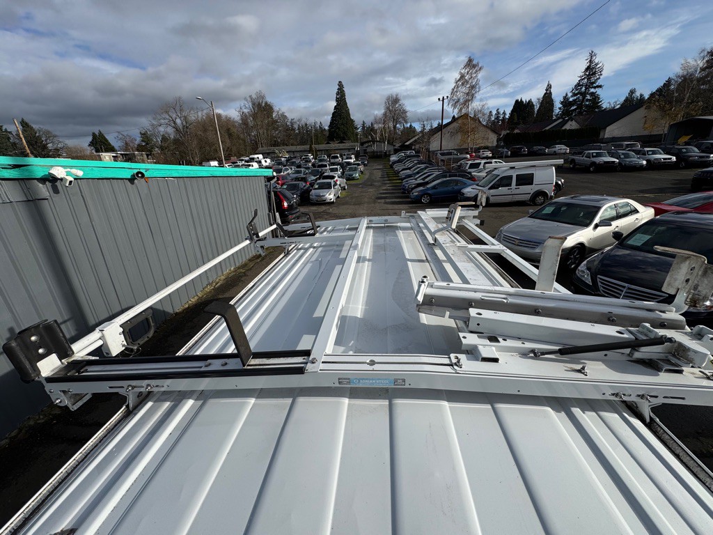 2014 Chevrolet Express Image 24