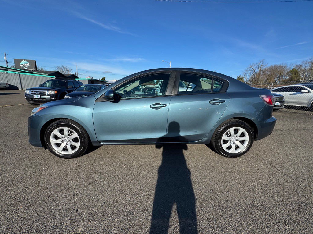 2010 Mazda Mazda3 Image 2