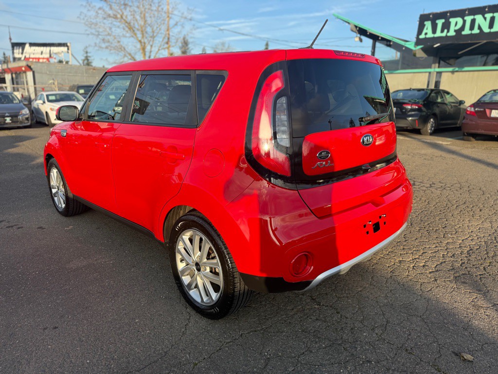 2018 Kia Soul Image 2