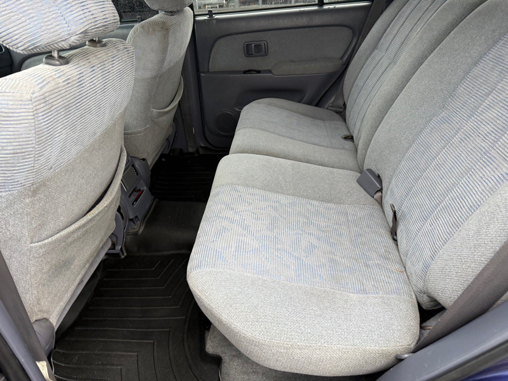 2000 Toyota 4Runner Image 10