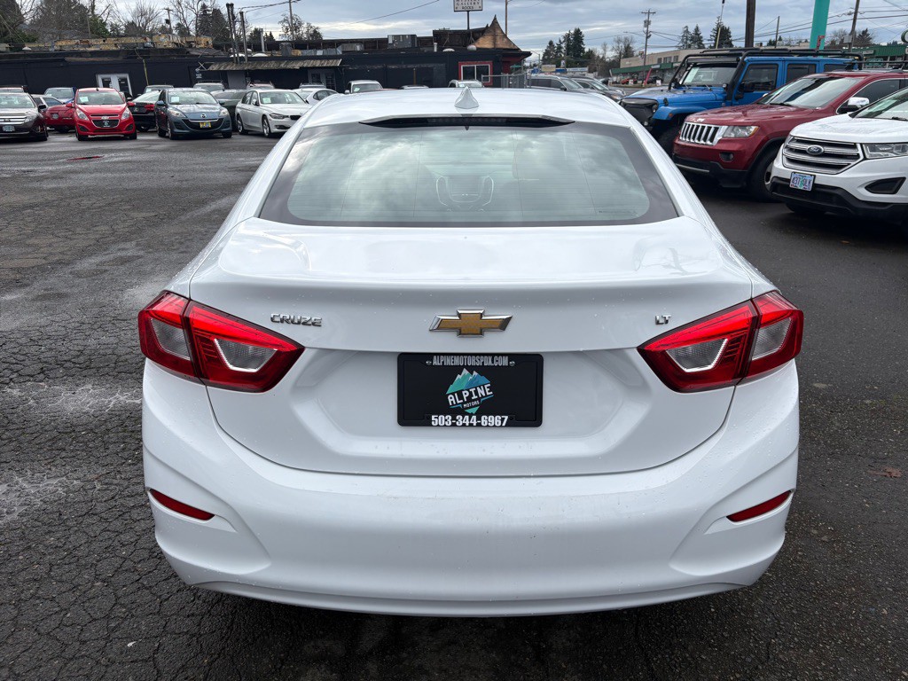 2018 Chevrolet Cruze Image 3