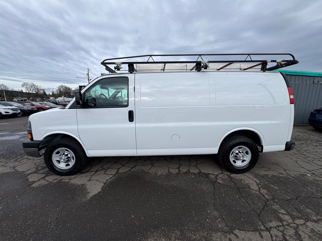 2015 Chevrolet Express Image 2