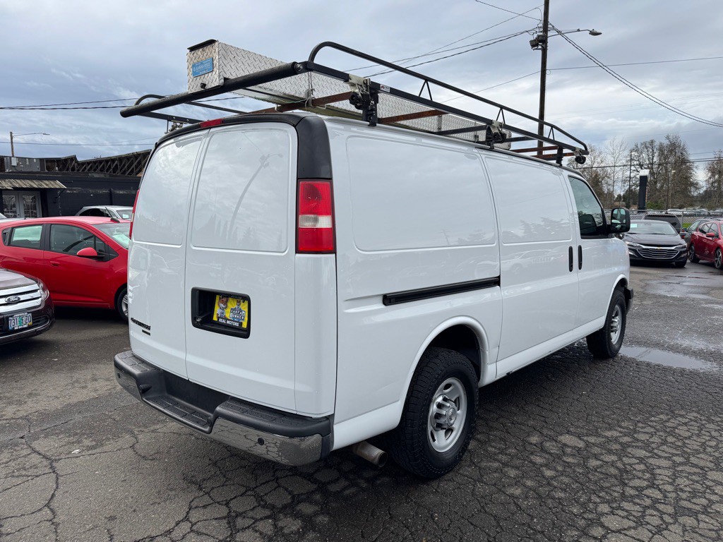 2015 Chevrolet Express Image 5
