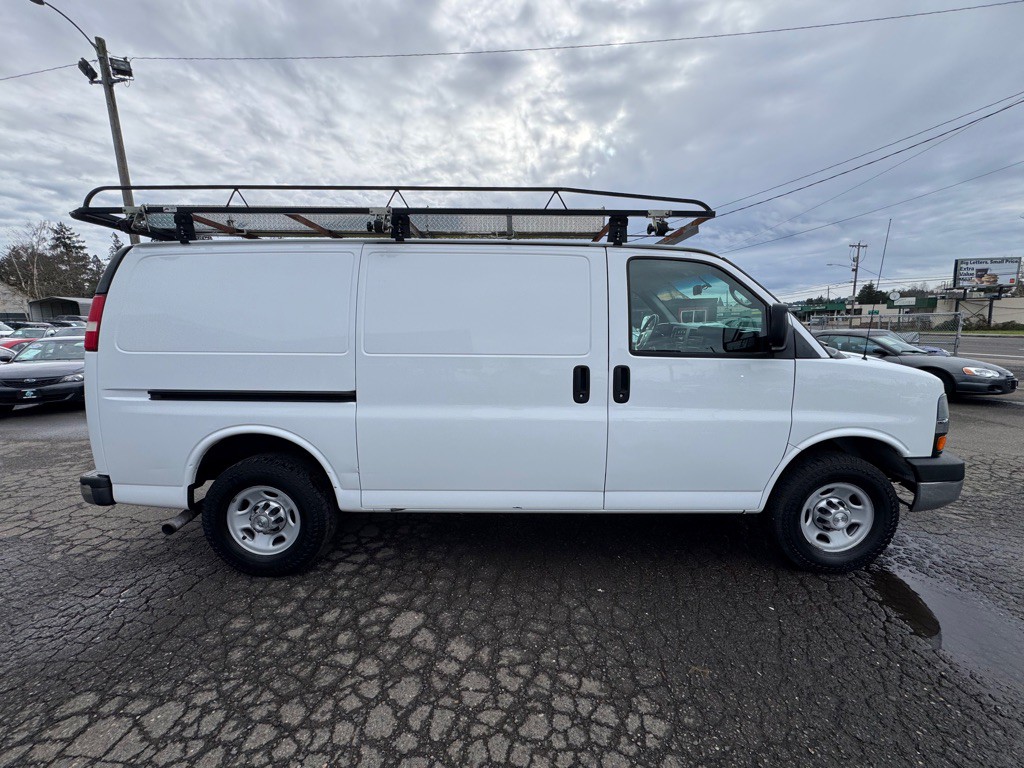 2015 Chevrolet Express Image 6