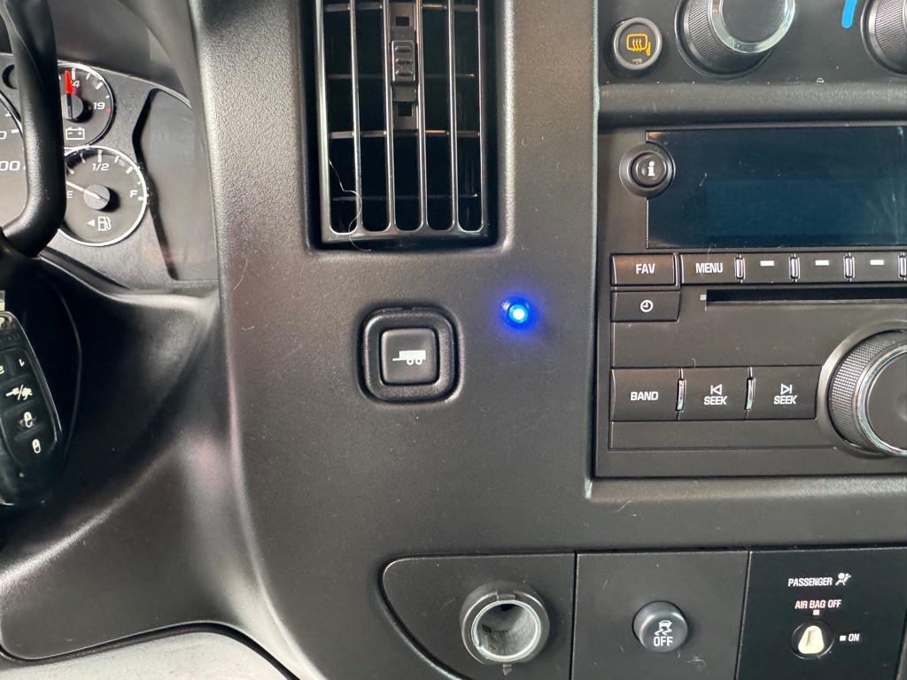 2015 Chevrolet Express Image 15