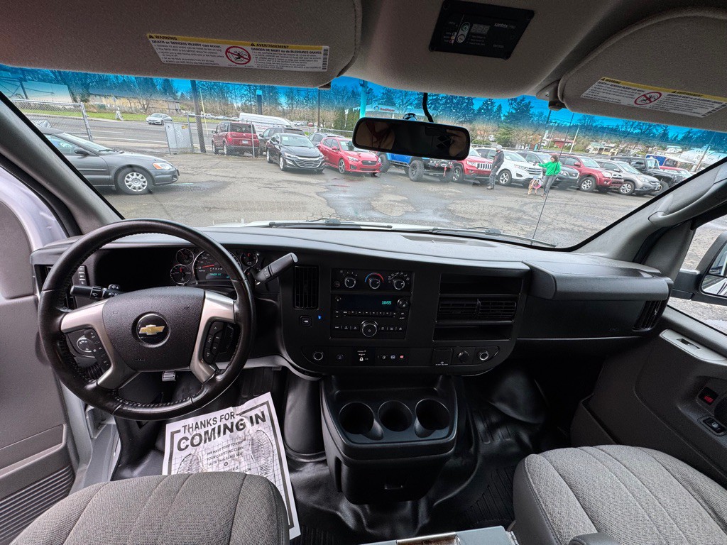 2015 Chevrolet Express Image 17