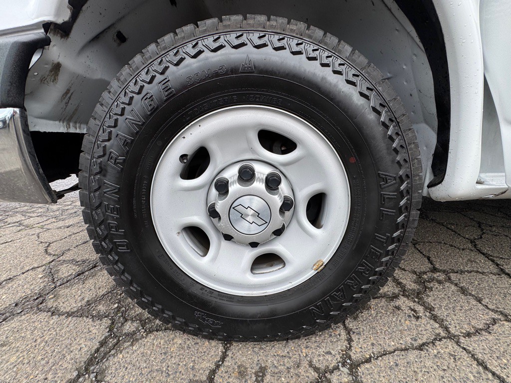 2015 Chevrolet Express Image 22