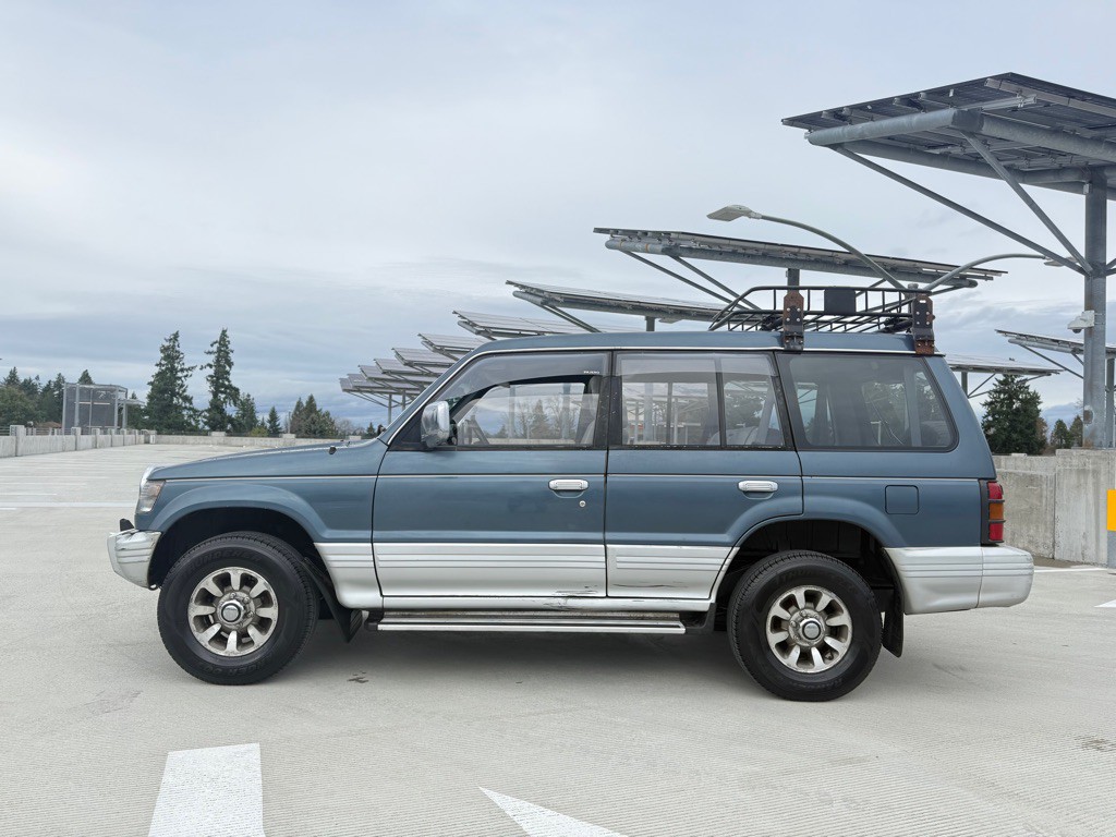1991 Mitsubishi Pajero Image 2