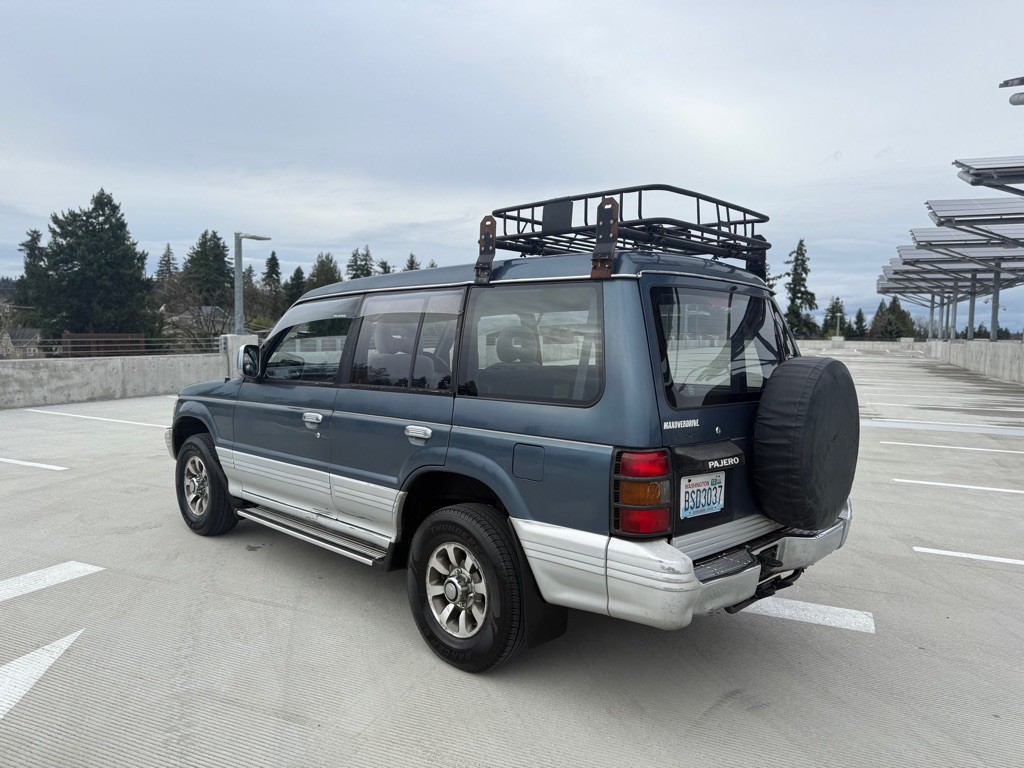 1991 Mitsubishi Pajero Image 3