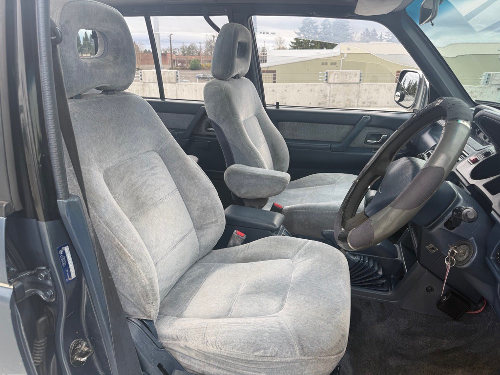 1991 Mitsubishi Pajero Image 10