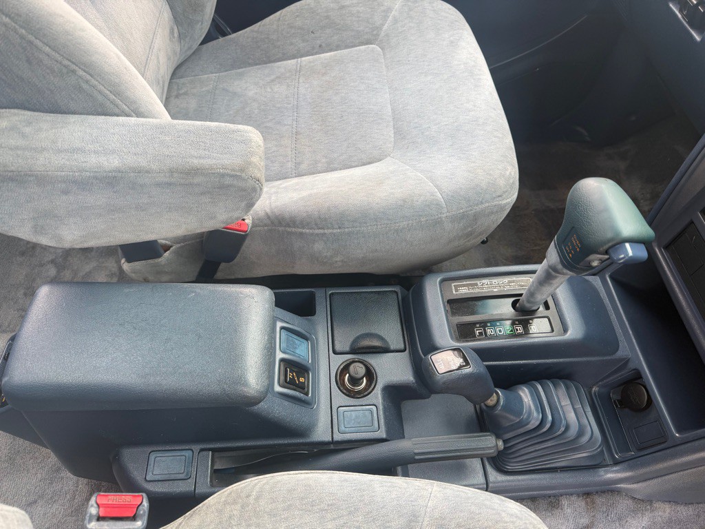 1991 Mitsubishi Pajero Image 12