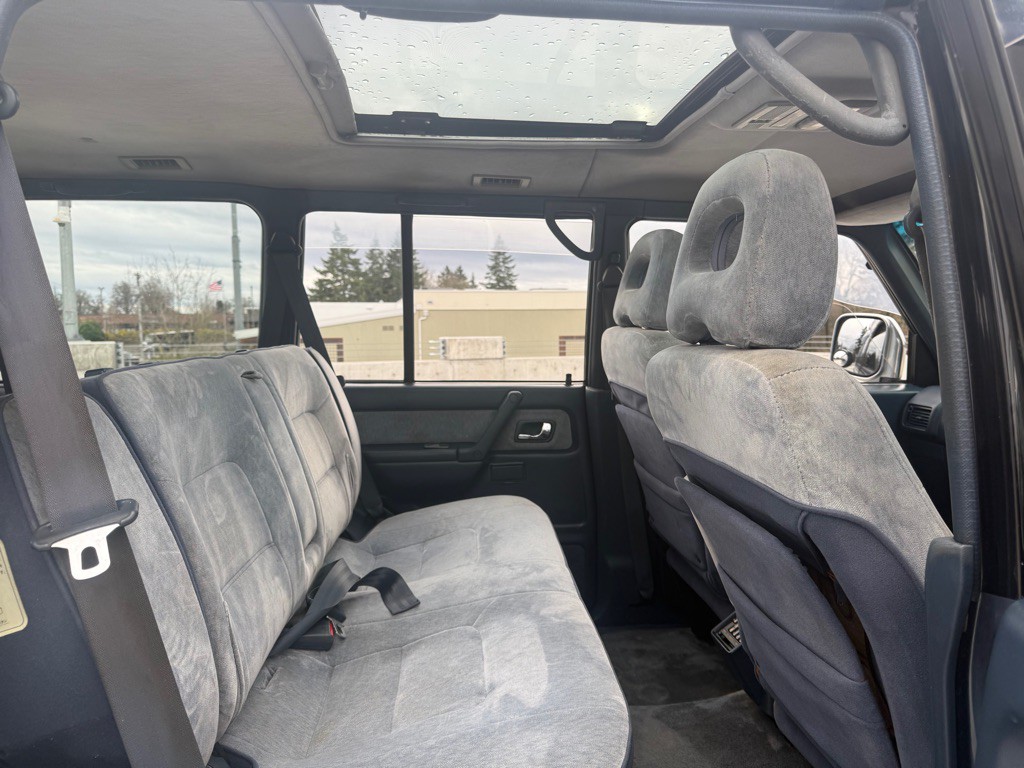 1991 Mitsubishi Pajero Image 13