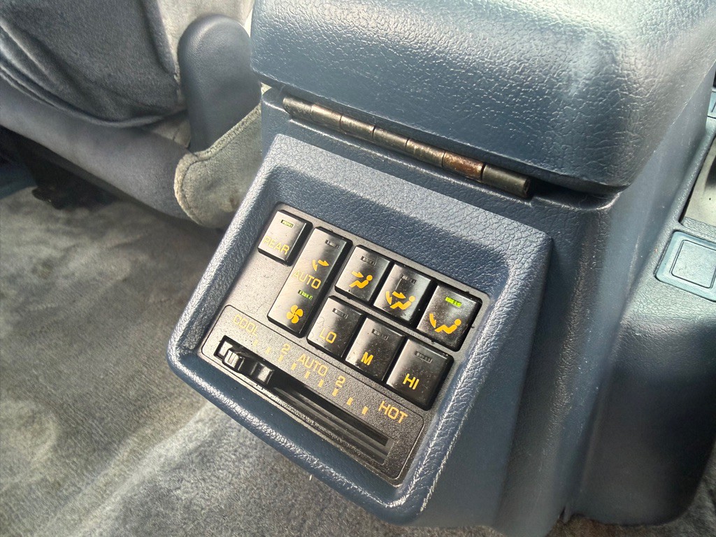 1991 Mitsubishi Pajero Image 15