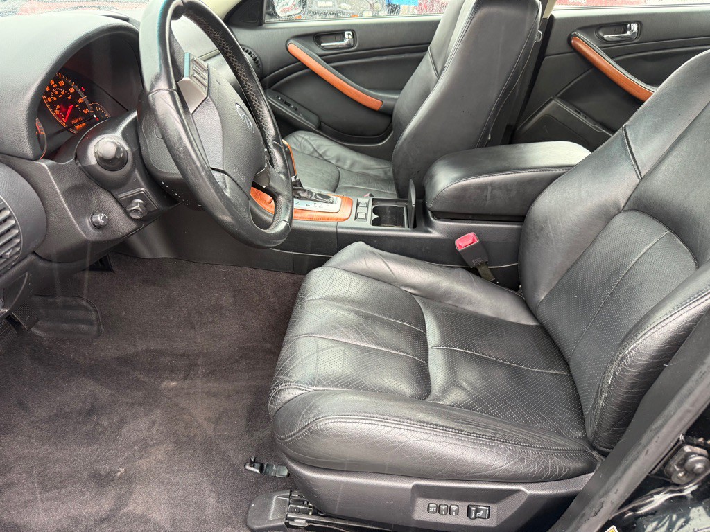 2005 INFINITI G35 Image 7