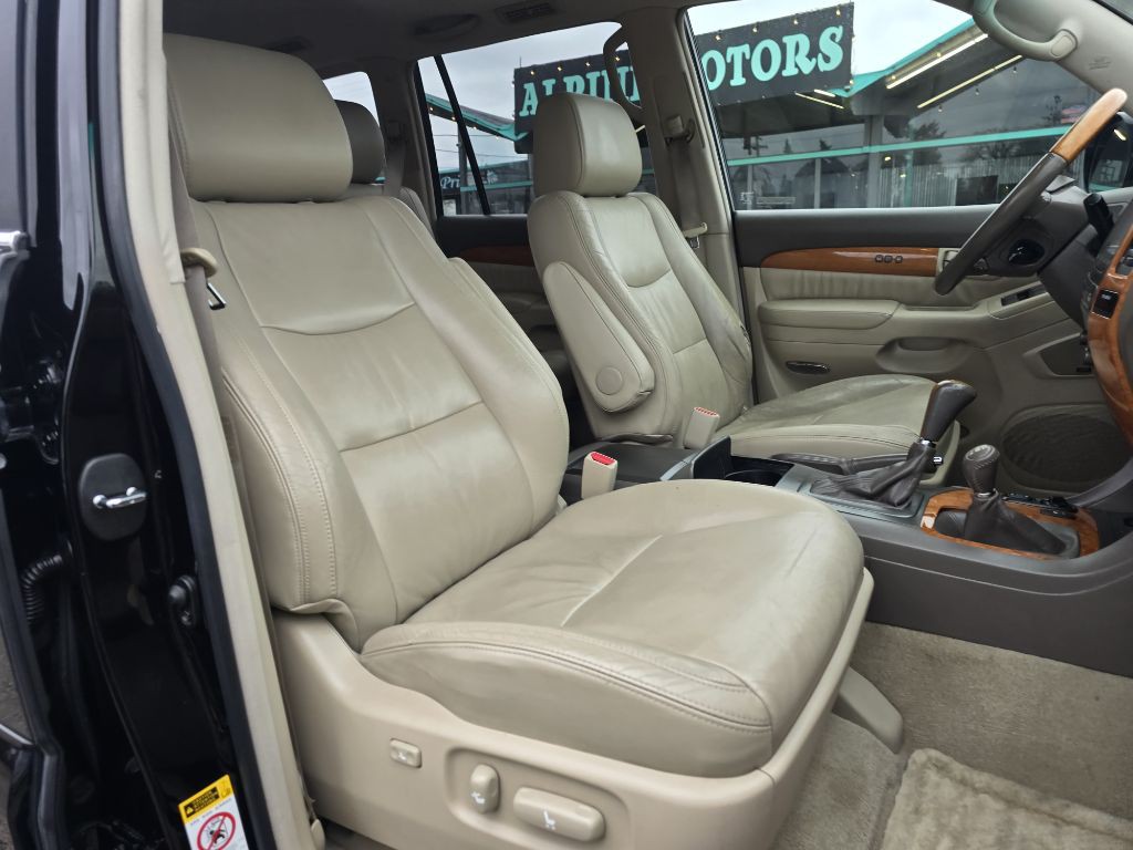 2004 Lexus GX Image 10