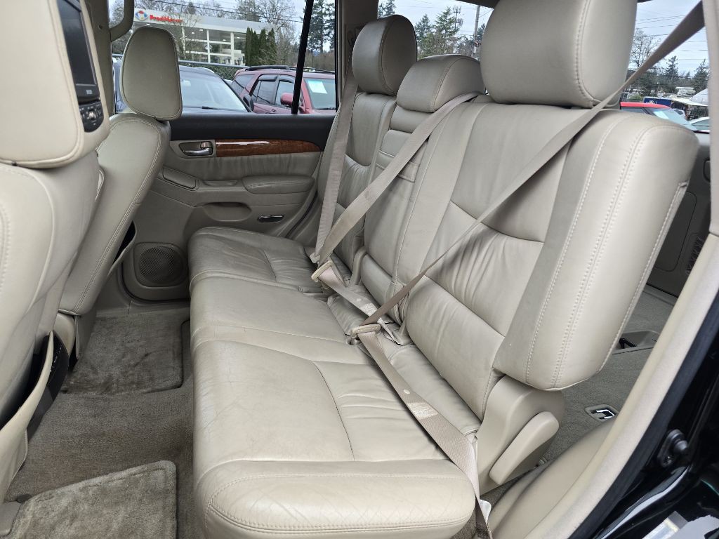 2004 Lexus GX Image 13