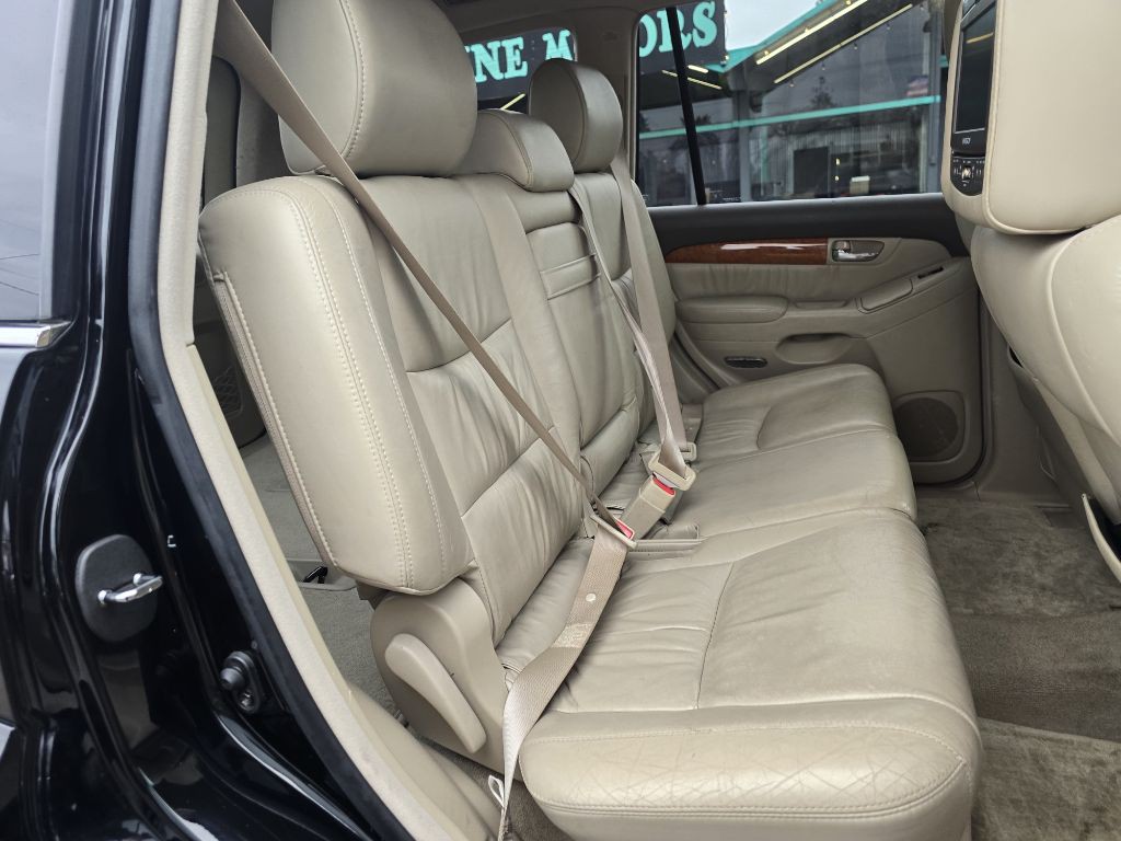 2004 Lexus GX Image 14