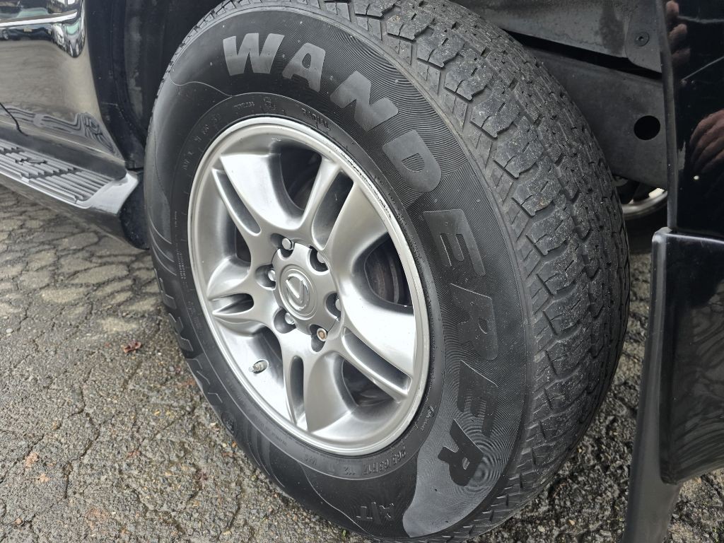 2004 Lexus GX Image 17